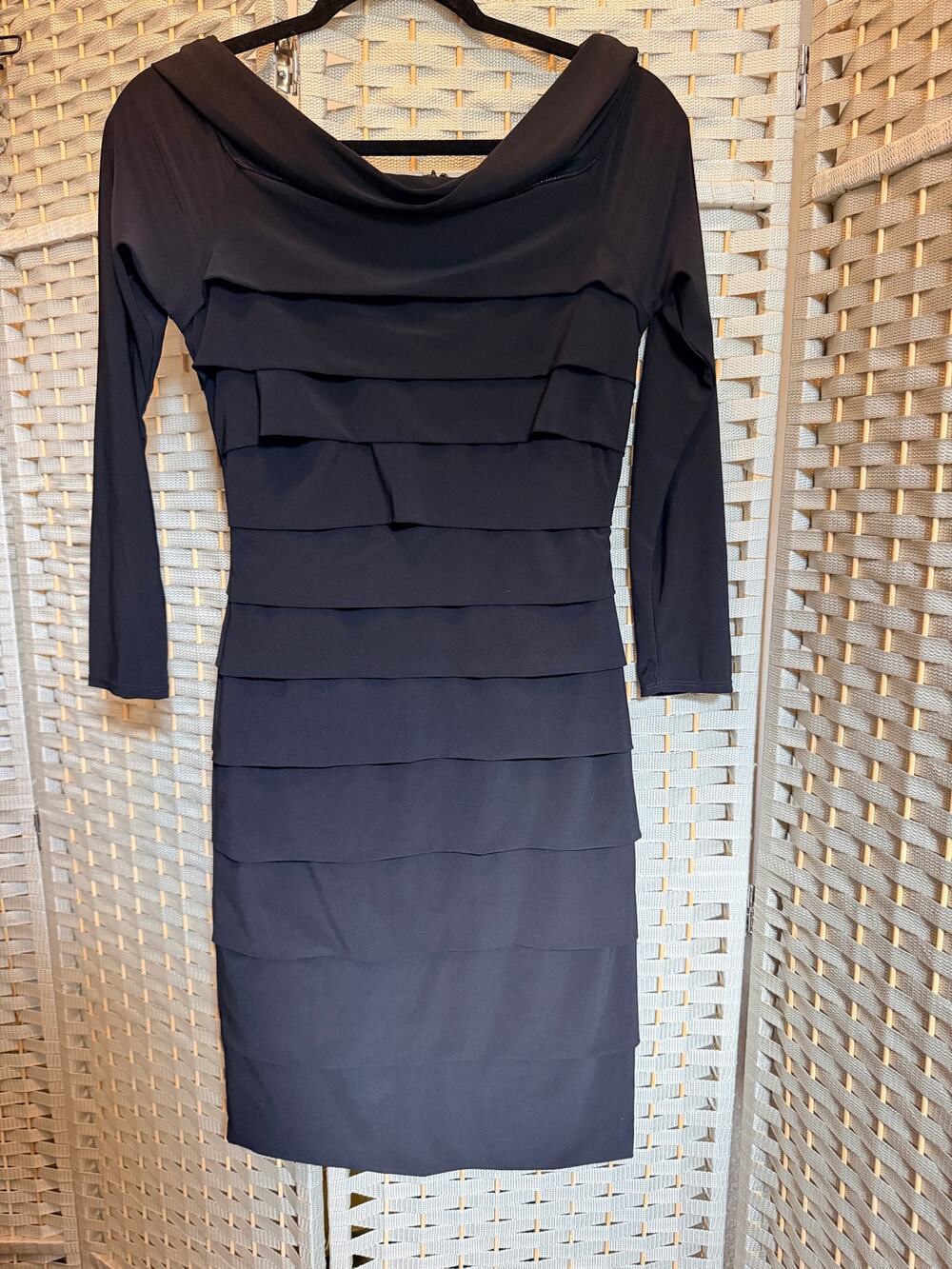 White House Black Market Women's Ruffled Scoop Neck Dress Black 4